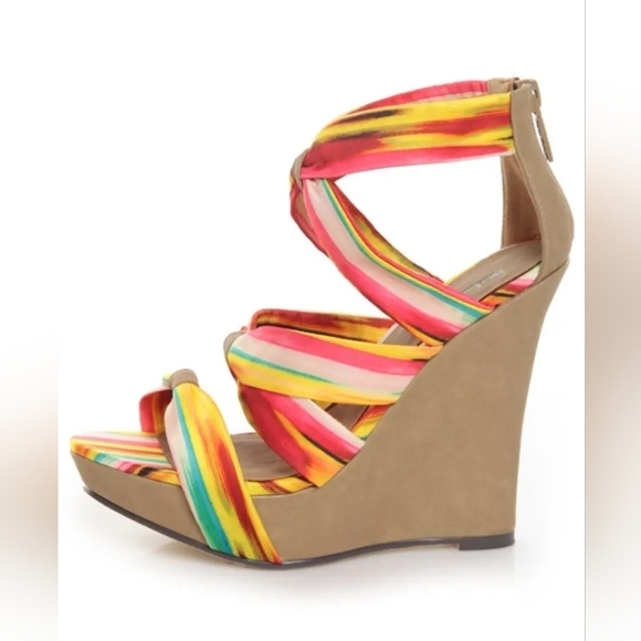 Host Pick NWT Size 7 Michael Antonio Gheza Yellow Multi Print Strappy Wedges - Picture 4 of 5